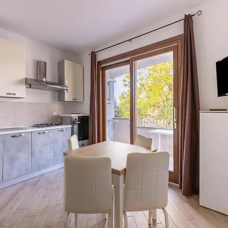 Apartmán Air-conditioned With Private Parking